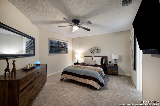 Image 20 of 29 For 4402 Bending Oak St