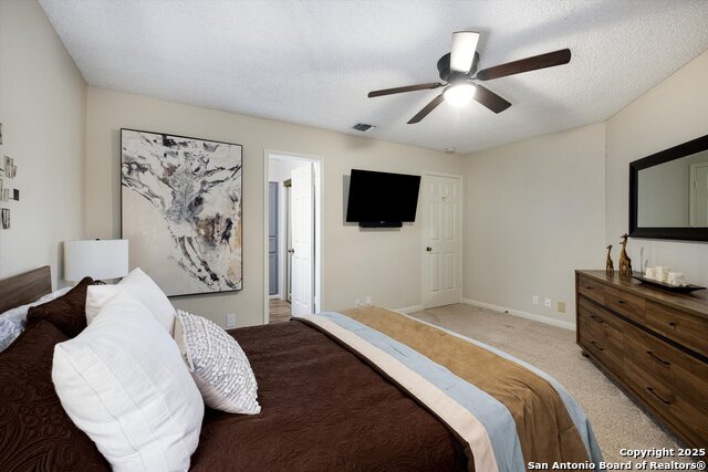 Image 21 of 29 For 4402 Bending Oak St