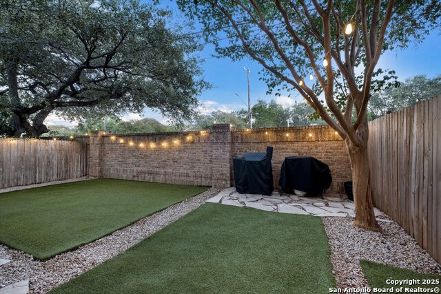 Image 25 of 29 For 4402 Bending Oak St