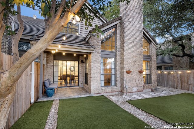 Image 26 of 29 For 4402 Bending Oak St