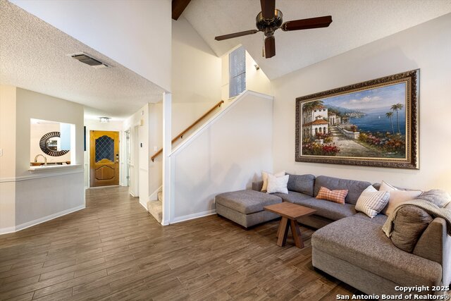 Image 5 of 29 For 4402 Bending Oak St