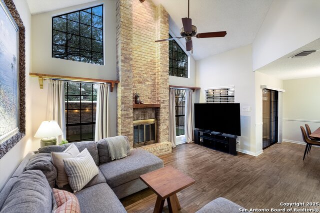 Image 6 of 29 For 4402 Bending Oak St