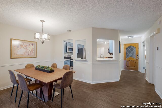 Image 9 of 29 For 4402 Bending Oak St