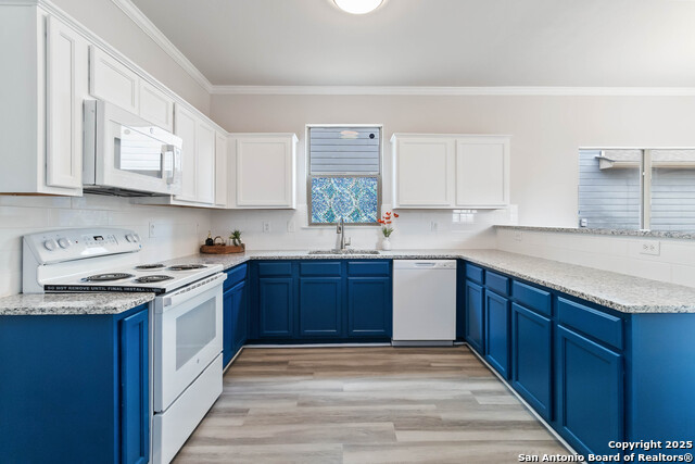 Listing photo id 0 for 2122 Bigmouth Hook