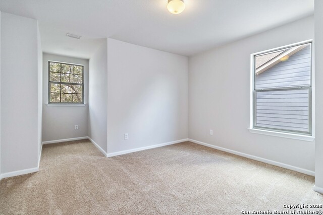 Listing photo id 4 for 2122 Bigmouth Hook