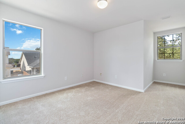 Listing photo id 5 for 2122 Bigmouth Hook