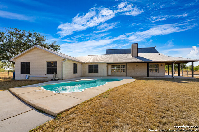 Listing photo id 1 for 6505 Fm 541