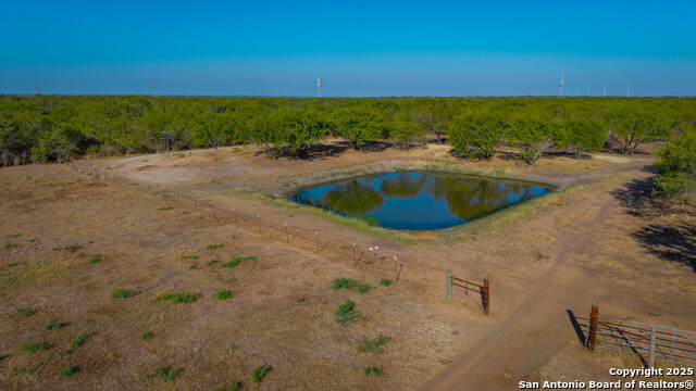 Listing photo id 35 for 6505 Fm 541