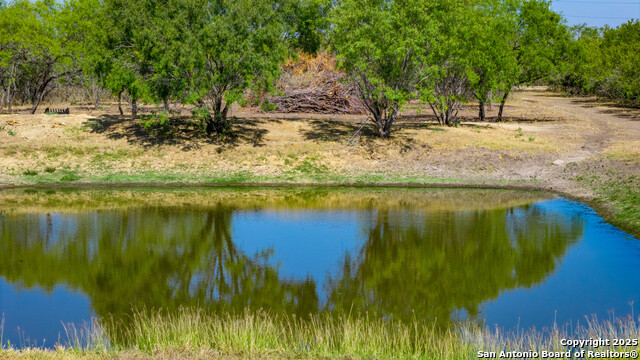 Listing photo id 51 for 6505 Fm 541