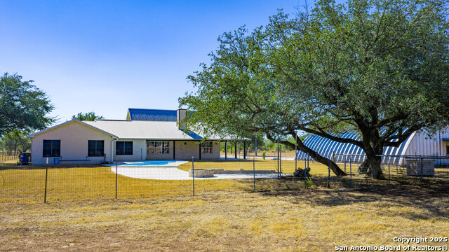 Listing photo id 54 for 6505 Fm 541