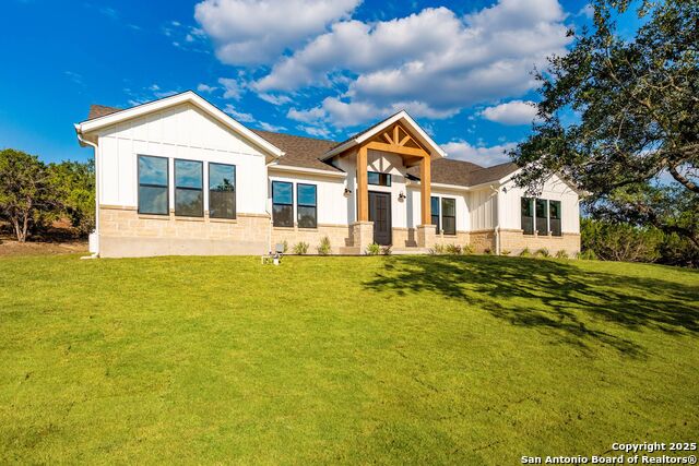 Listing photo id 0 for 736 Mountain Creek Trail