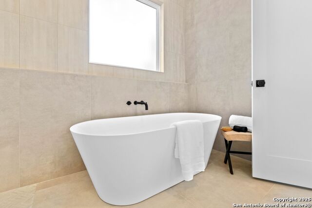 Listing photo id 21 for 736 Mountain Creek Trail