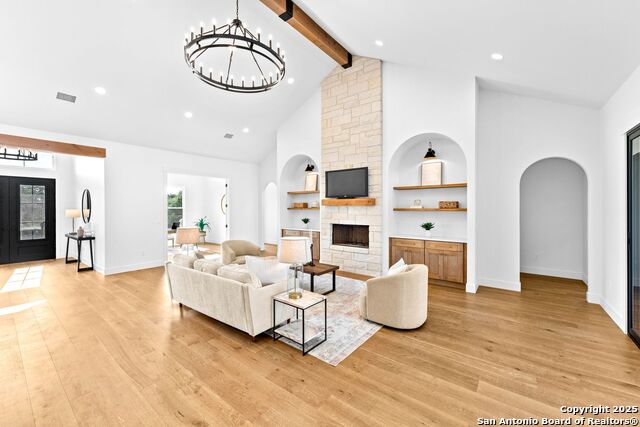 Listing photo id 5 for 736 Mountain Creek Trail