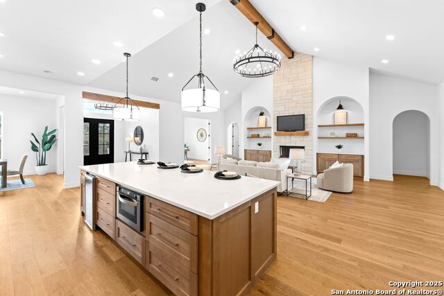 Listing photo id 7 for 736 Mountain Creek Trail