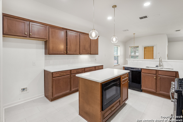 Image 7 of 23 For 407 Cushing