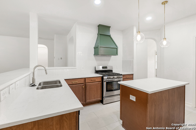 Image 9 of 23 For 407 Cushing