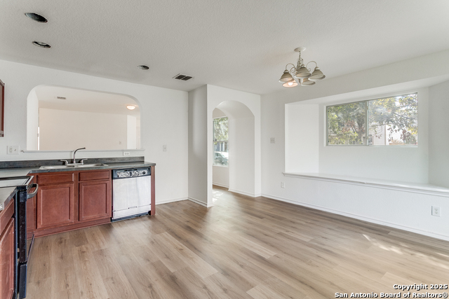 Image 15 of 25 For 4619 Ida Spring