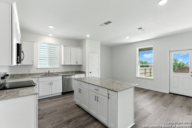Image 2 of 26 For 5124 Bay Breeze