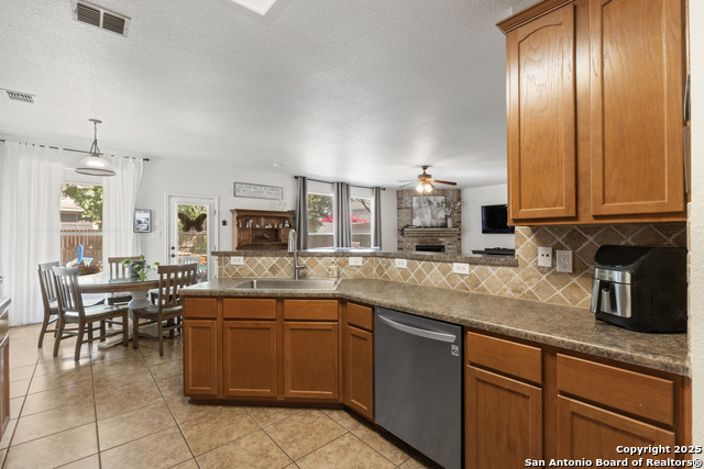 Image 16 of 37 For 129 Kipper  