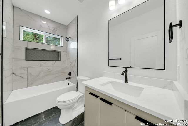 Listing photo id 14 for 661 Jonquil