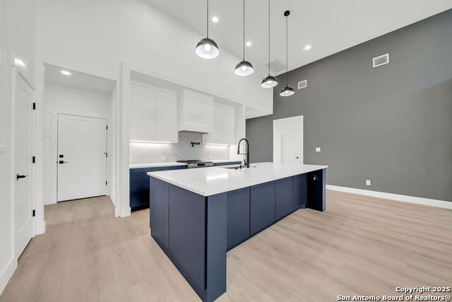 Listing photo id 2 for 661 Jonquil