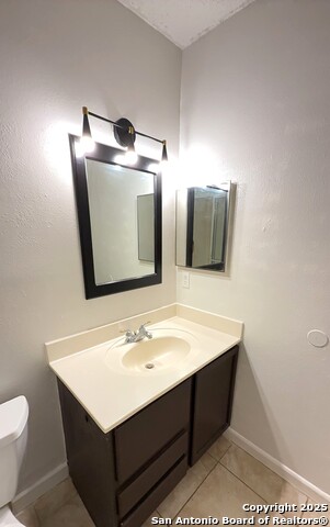 Listing photo id 11 for 6827 Maple Springs