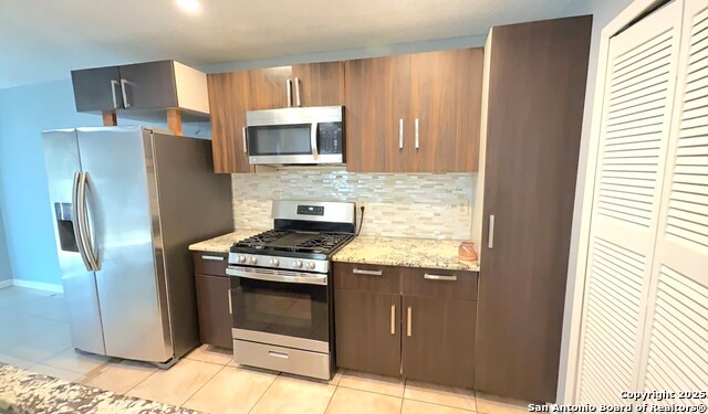 Listing photo id 5 for 6827 Maple Springs