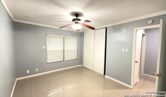 Listing photo id 7 for 6827 Maple Springs