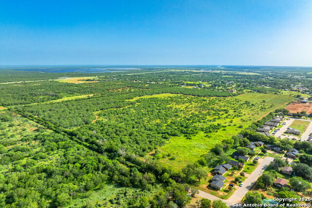 Listing photo id 8 for 3911 County Road 1000