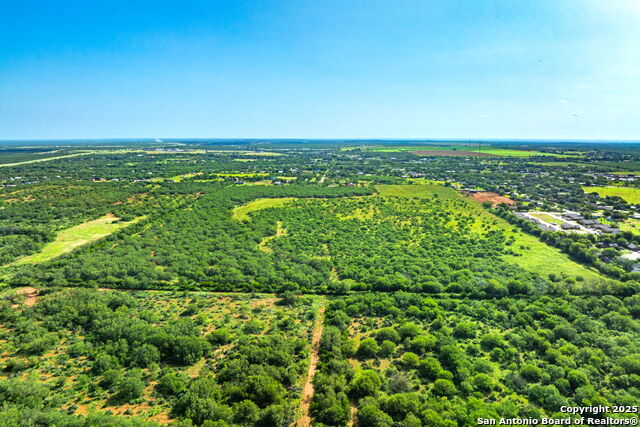 Listing photo id 11 for 3911 County Road 1000