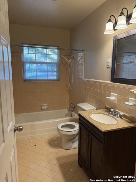 Listing photo id 9 for 3730 La Sabre Dr.