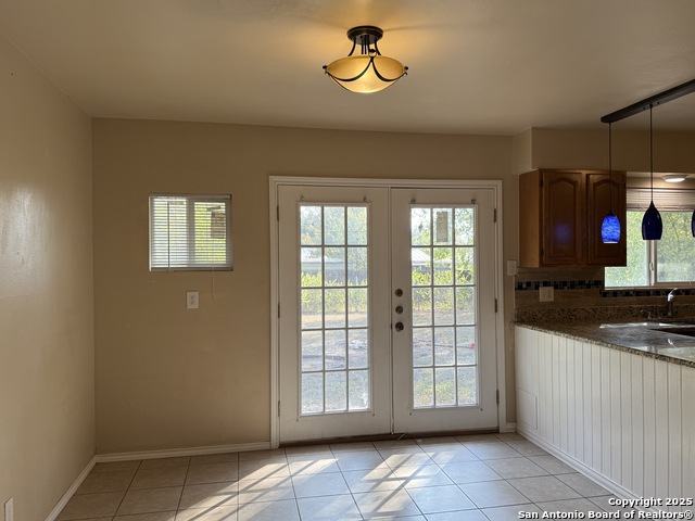 Listing photo id 10 for 3730 La Sabre Dr.