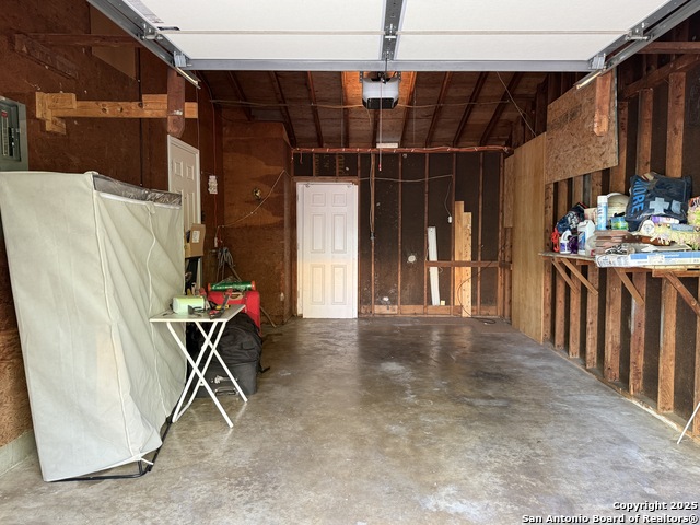 Listing photo id 14 for 3730 La Sabre Dr.