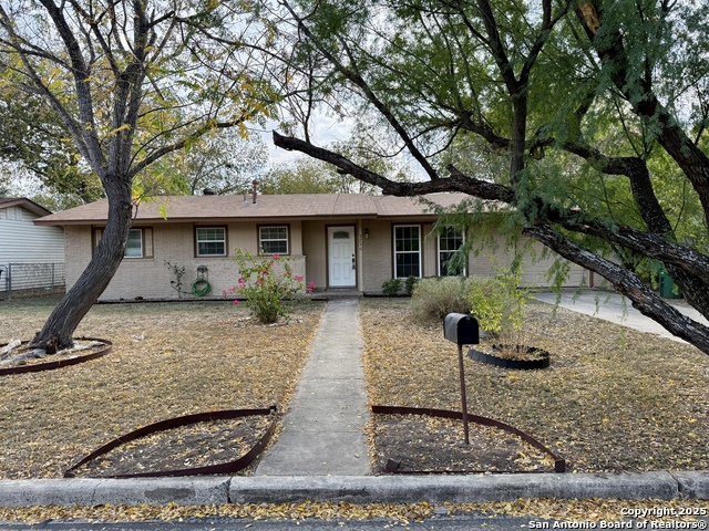 Listing photo id 15 for 3730 La Sabre Dr.