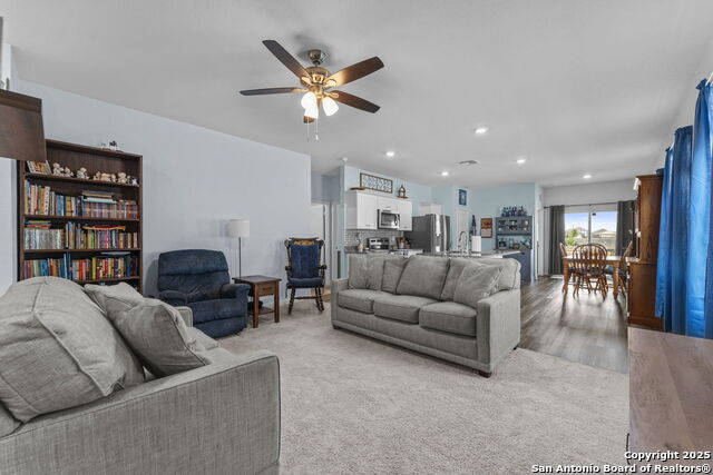 Listing photo id 1 for 14359 Elkhorn