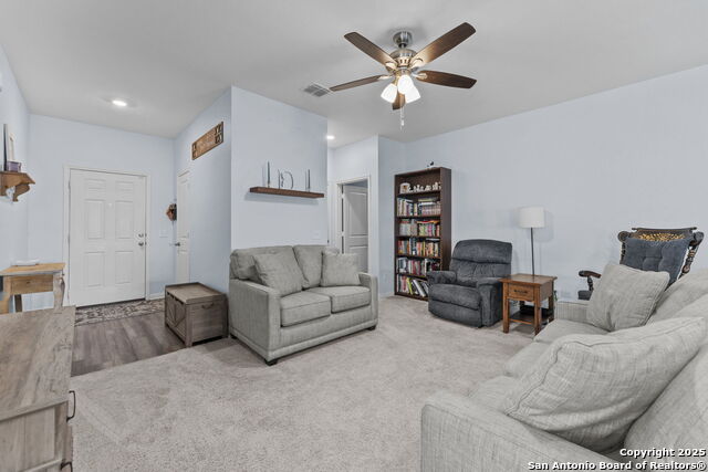 Listing photo id 2 for 14359 Elkhorn