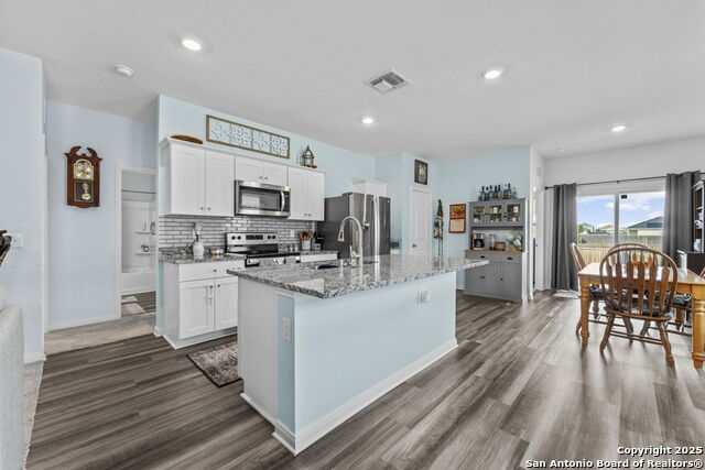 Listing photo id 6 for 14359 Elkhorn