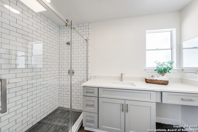 Image 21 of 28 For 129 Creekside