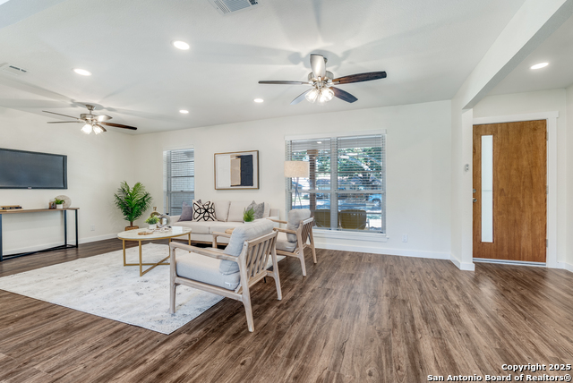 Image 5 of 28 For 129 Creekside