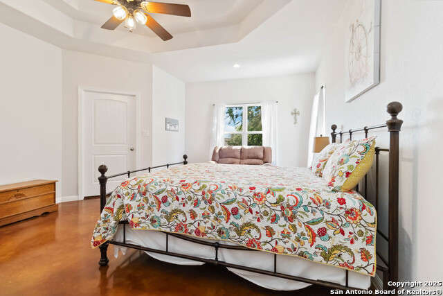 Image 21 of 45 For 342 Woodview Cir