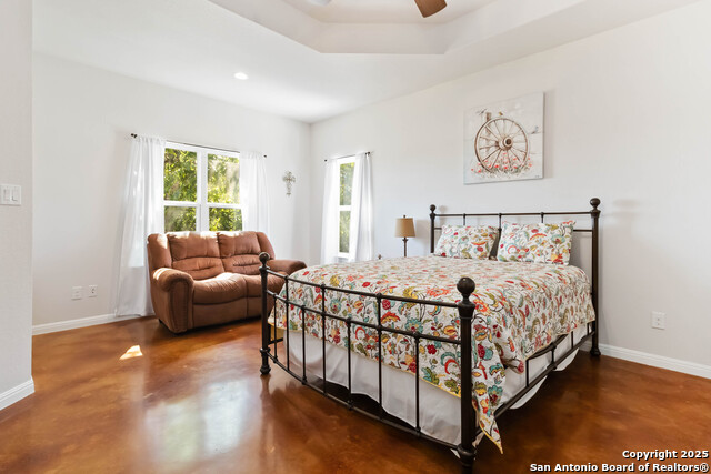 Image 22 of 45 For 342 Woodview Cir