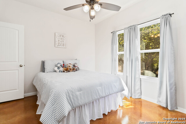 Image 31 of 45 For 342 Woodview Cir