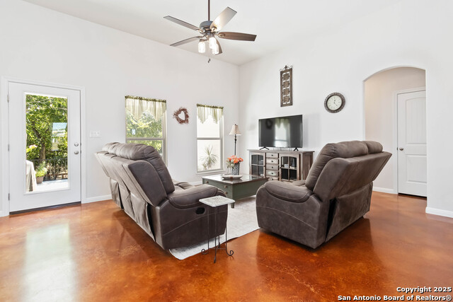 Image 6 of 45 For 342 Woodview Cir