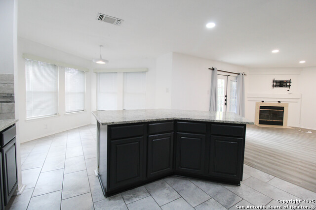 Image 14 of 48 For 14018 Hills Village N