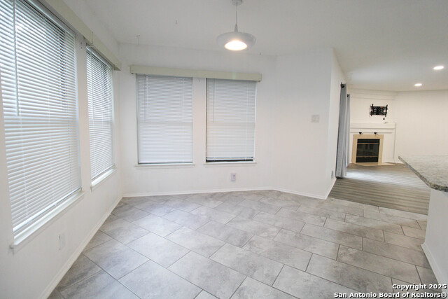 Image 16 of 48 For 14018 Hills Village N