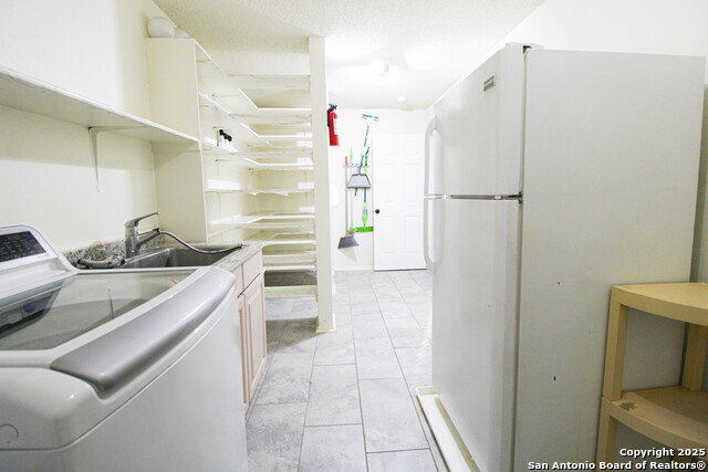 Image 20 of 48 For 14018 Hills Village N