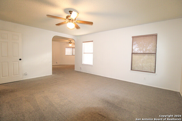 Image 26 of 48 For 14018 Hills Village N