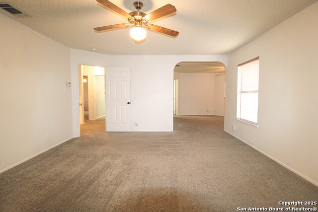 Image 27 of 48 For 14018 Hills Village N