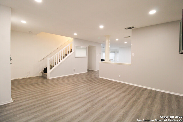 Image 3 of 48 For 14018 Hills Village N