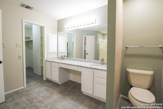 Image 35 of 48 For 14018 Hills Village N